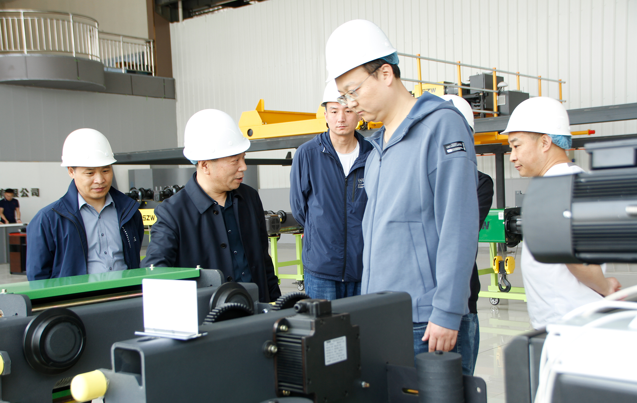 熱烈歡迎陜西重型汽車有限公司領導，中國汽車工業(yè)工程有限公司領導一行蒞臨東起集團參觀考察！